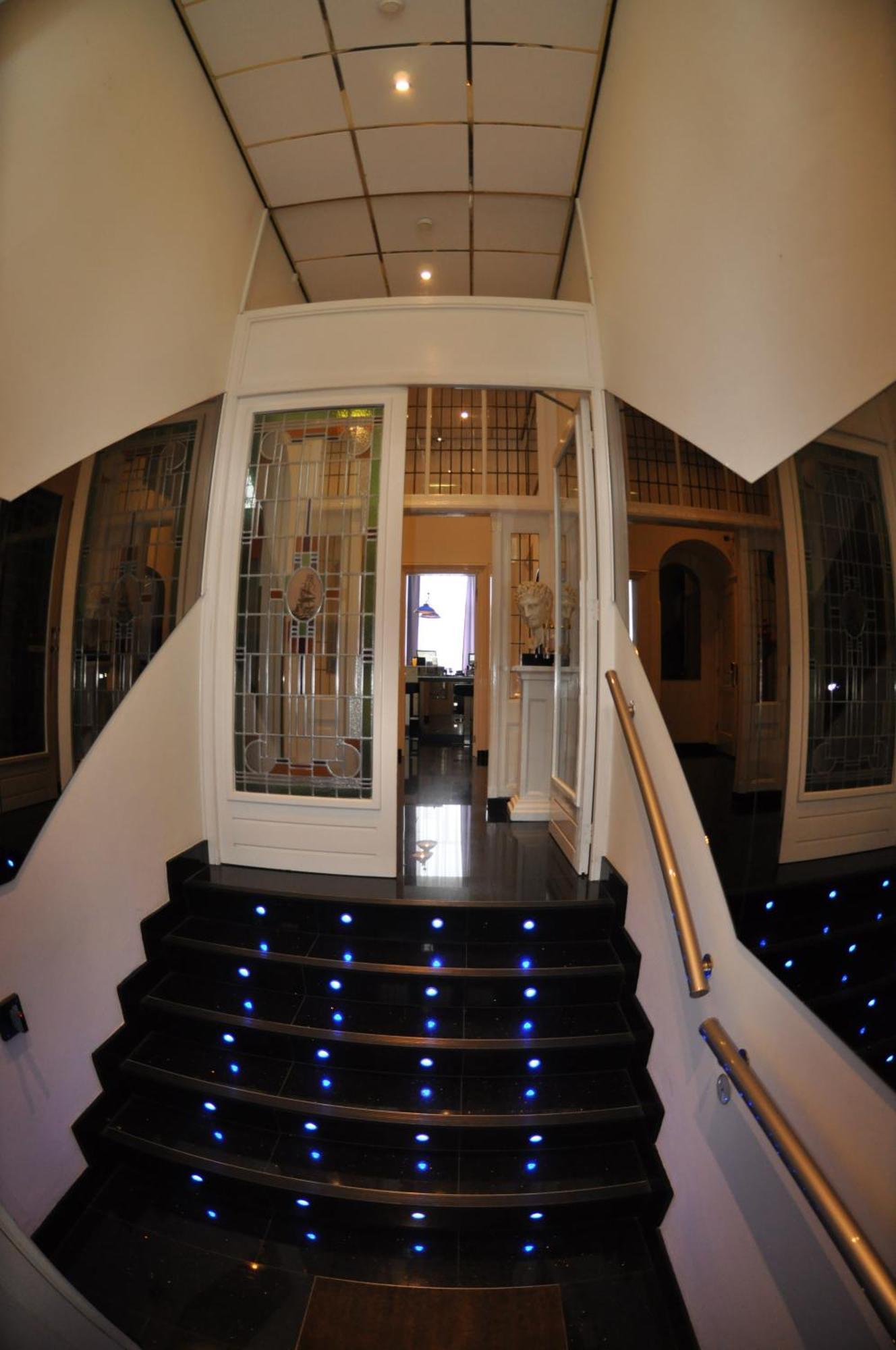 Budget Hotel Le Beau Rivage Мидделбург Экстерьер фото